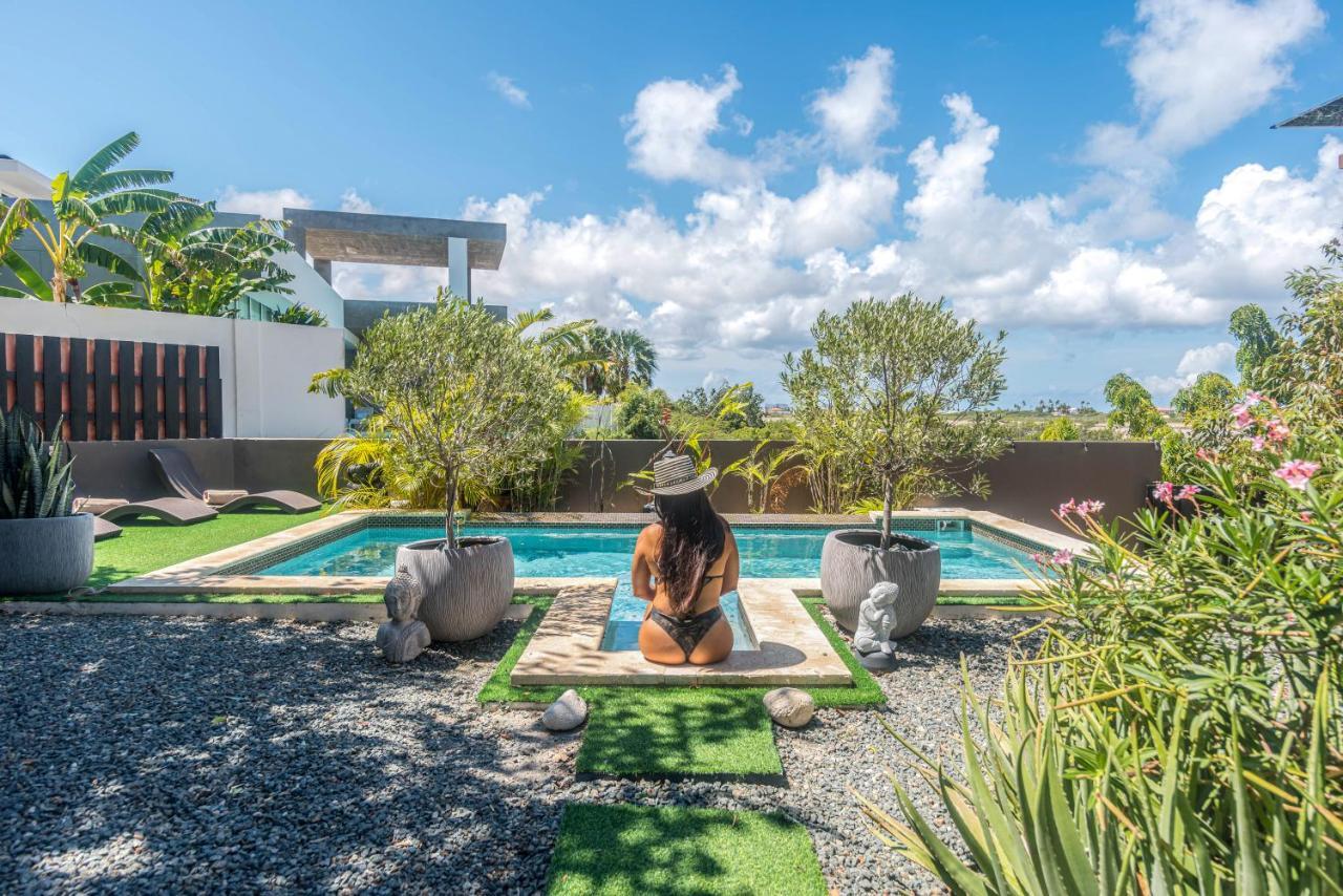 Lama Y Solo Unique Private Room Walking Distance To The Beach Palm Beach Exterior photo