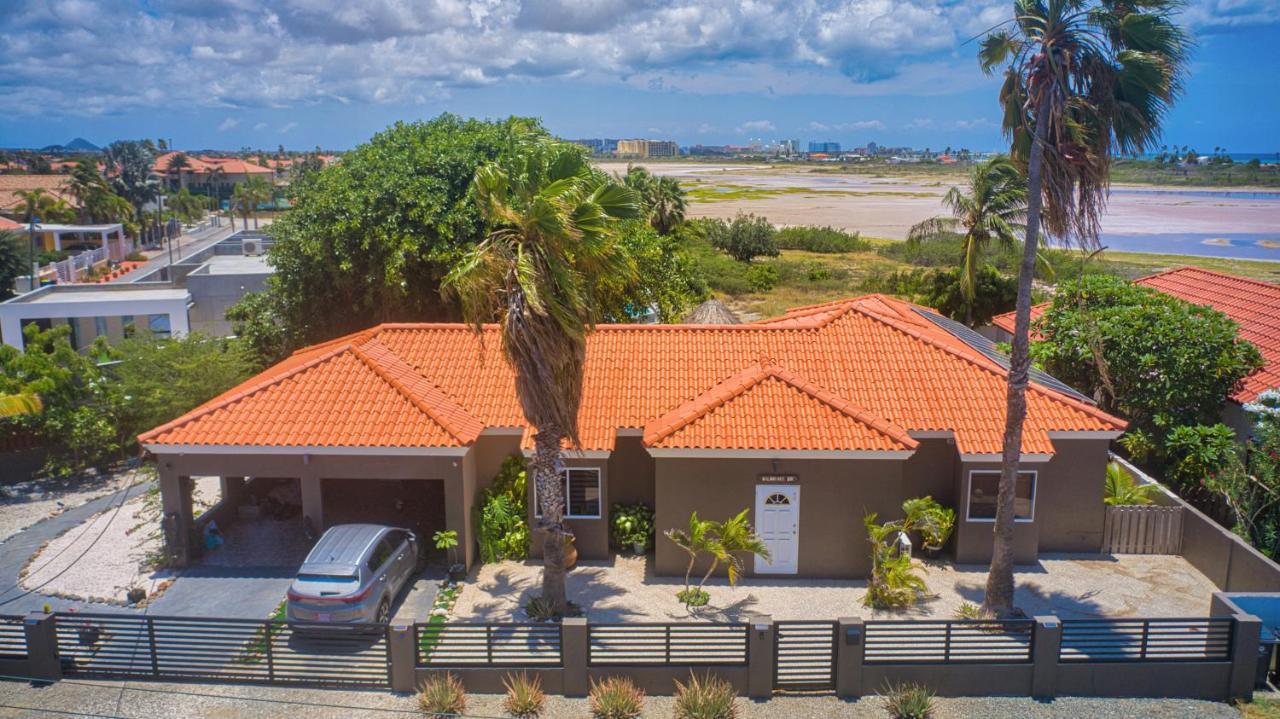 Lama Y Solo Unique Private Room Walking Distance To The Beach Palm Beach Exterior photo